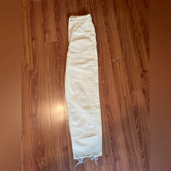 RV Cream High Rise Jeans - Picture 4 of 5